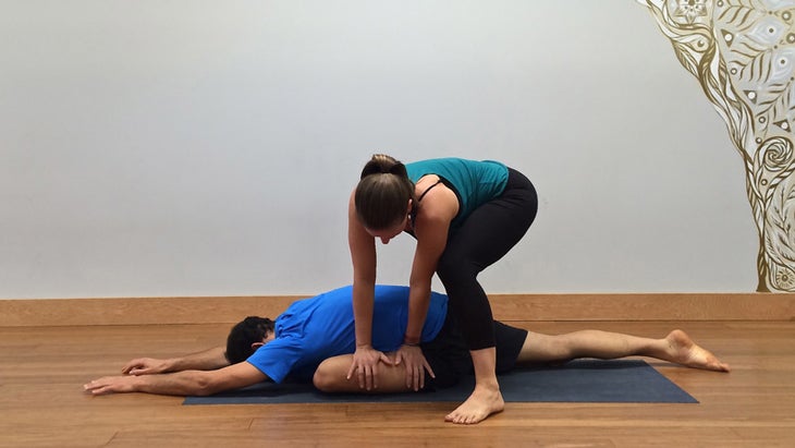 Help Your Students Go Deeper: 5 Yoga Hands-On Adjustments