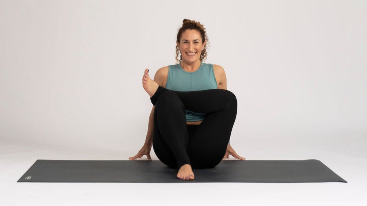 Flying Pigeon Pose Prep: How to Build Up to Eka Pada Galavasana