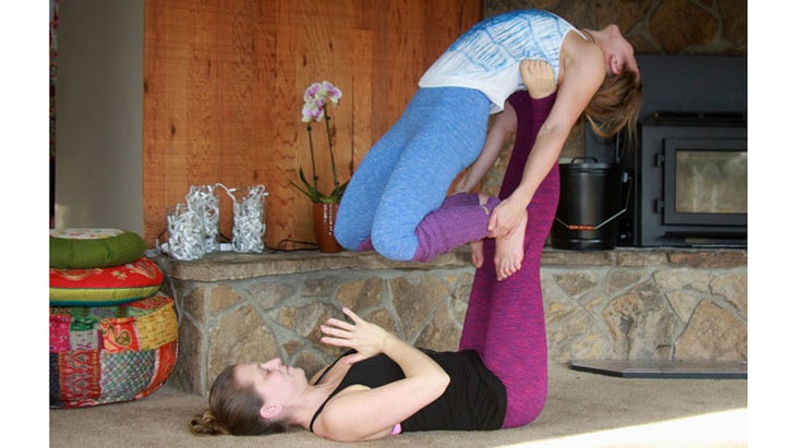 5 easy and fun acro yoga poses to do with your kids