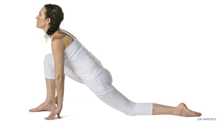 201506-yjmag-low-lunge-kundalini