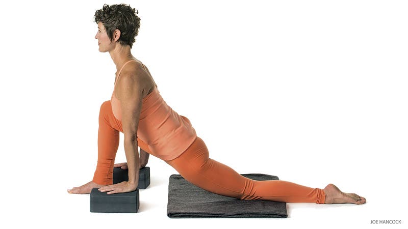 201506-yjmag-low-lunge-viniyoga