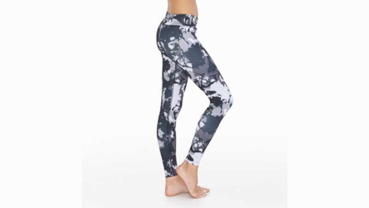 Ombre Black to White Yoga Capris  Yoga capris, White leggings, Kundalini  yoga clothes