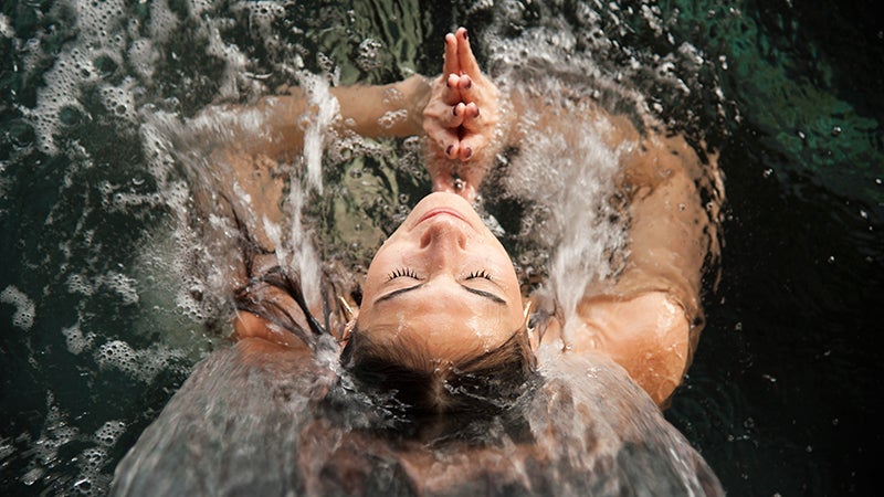 Try the Water Yoga Trend: 6 Aqua Yoga Poses