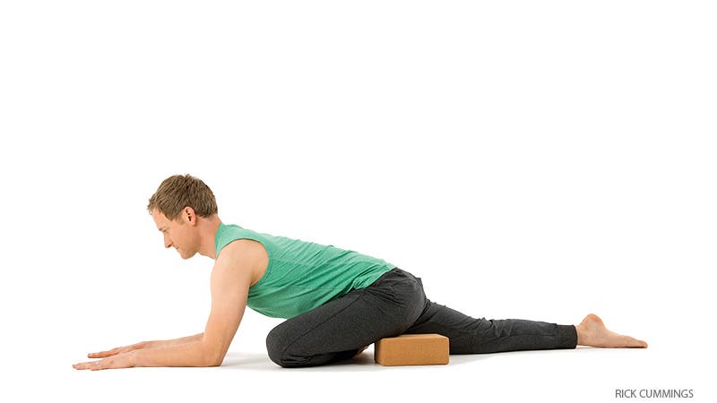 YP_282_0191_FNLPIGEON-MODIFICATION jason crandell, half pigeon pose with block assist, eka pada rajakpotasana