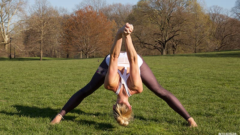 2-ForwardFoldClasped-AR