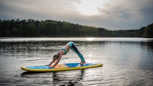 10 SUP Yoga Poses for Beginners