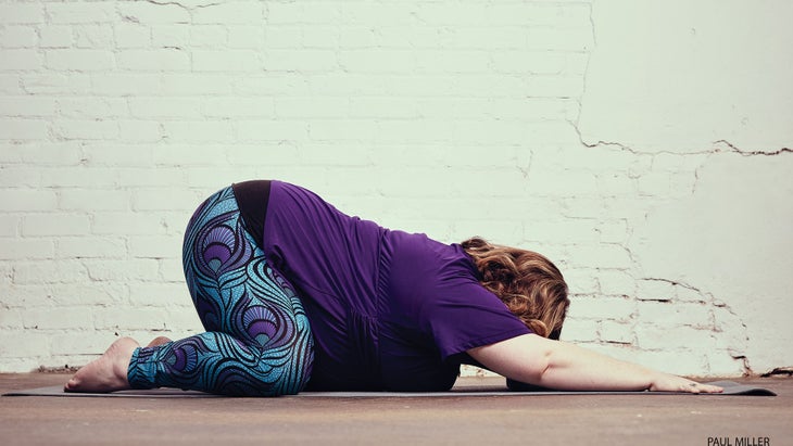Yoga Poses For Plus Size Women: 5 Beginner Poses - FittyFoodies