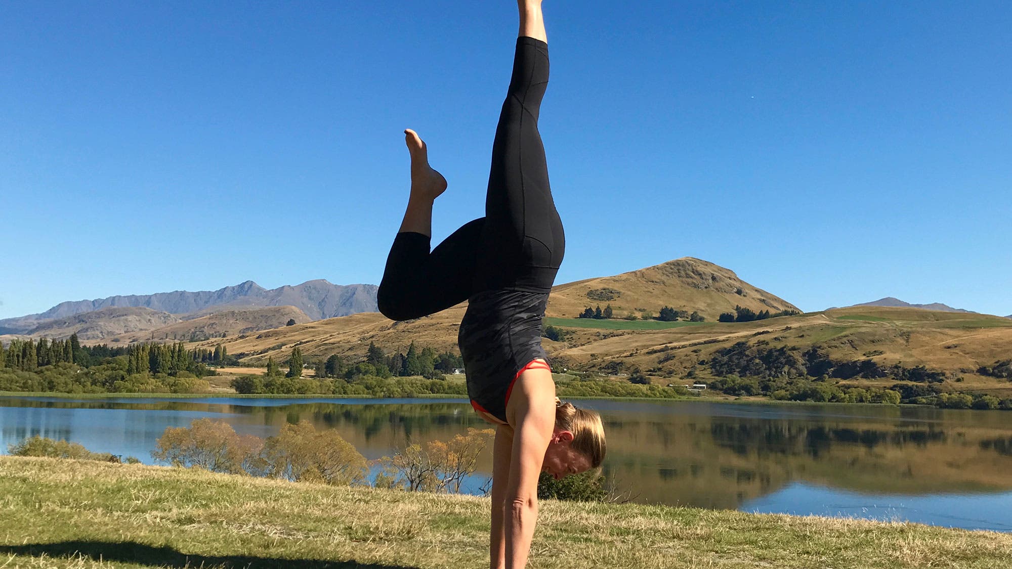 02-Floating-c Floating handstand