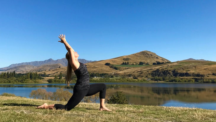04-Flowing-a flow, low crescent lunge