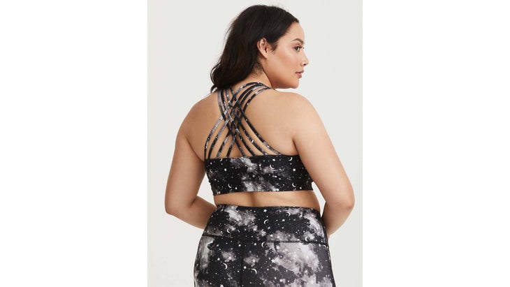 11 Fashionable, Functional Yogawear Pieces for the Curvy Yogini