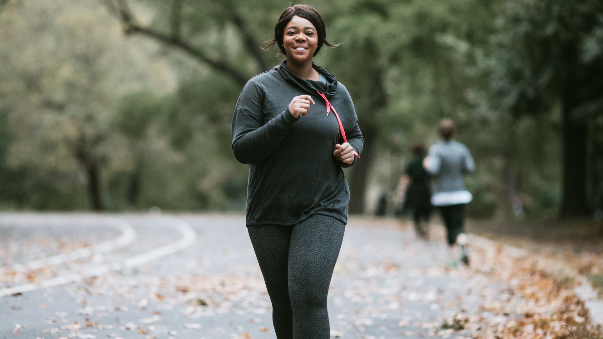 women-running-at-brooklyn-park-in-new-york-picture-id871312626 None