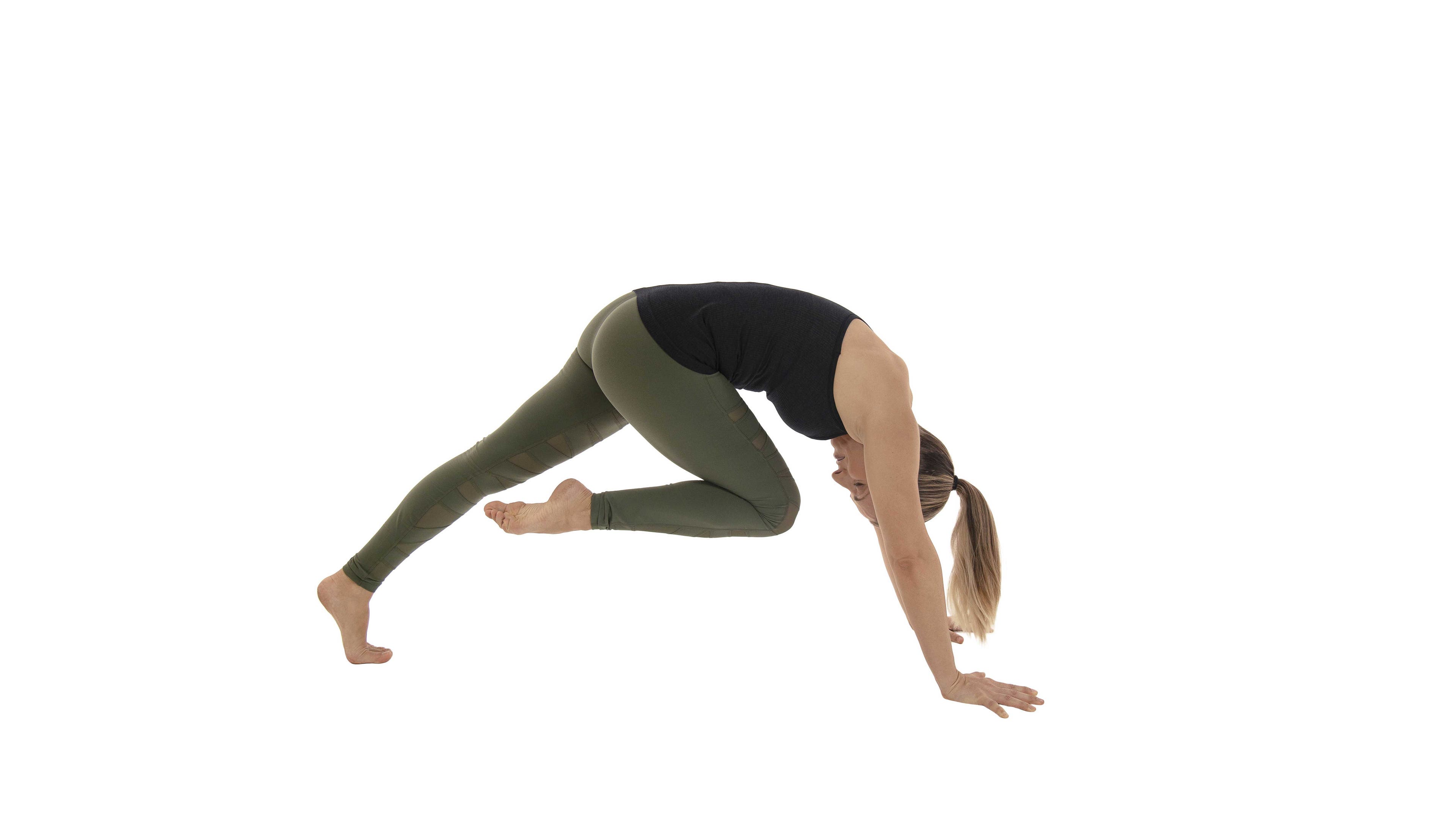 BellyScoop woman practicing belly scoop to asymmetrical reach