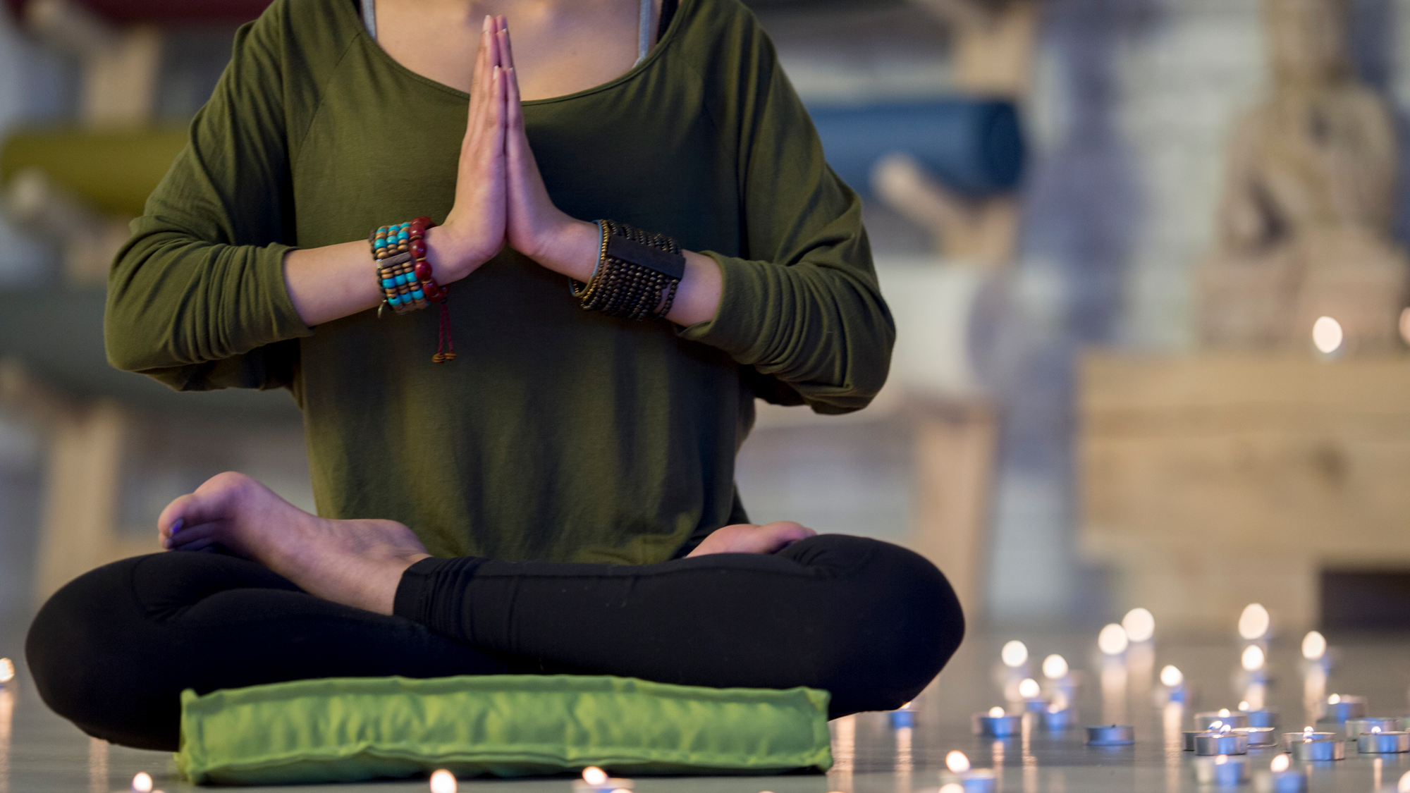 How to use yoga bolsters and Meditation cushions for Meditation