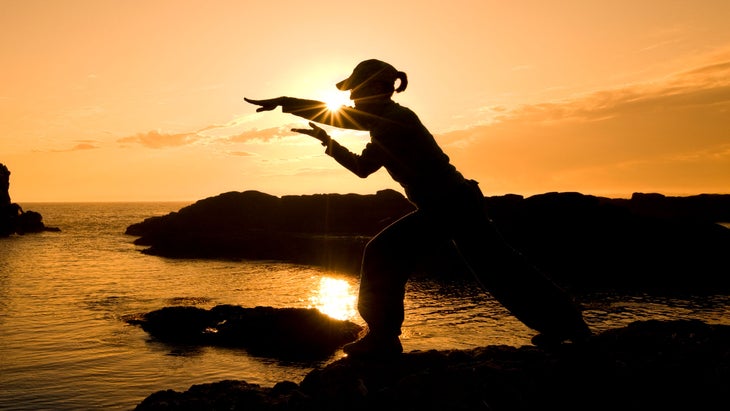 What is Qi Gong? Your Guide to This Asian Yoga Practice