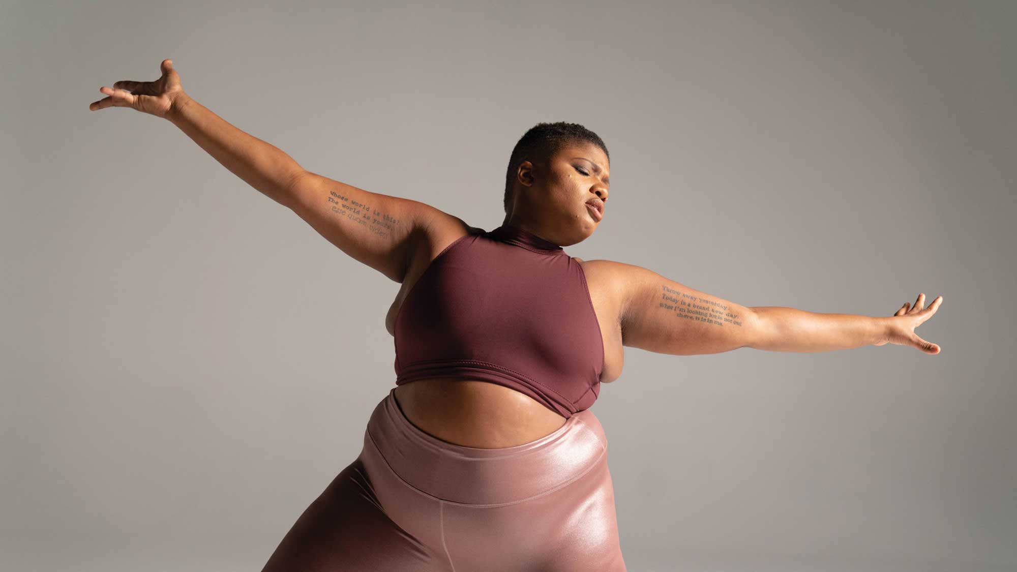 Is Underbelly Yoga Worth It? Jessamyn Stanley Yoga Review - Fitsri Yoga