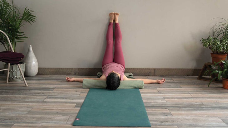 Pelvic Alignment: 3 Yoga Poses for Happy Hips - YogaUOnline