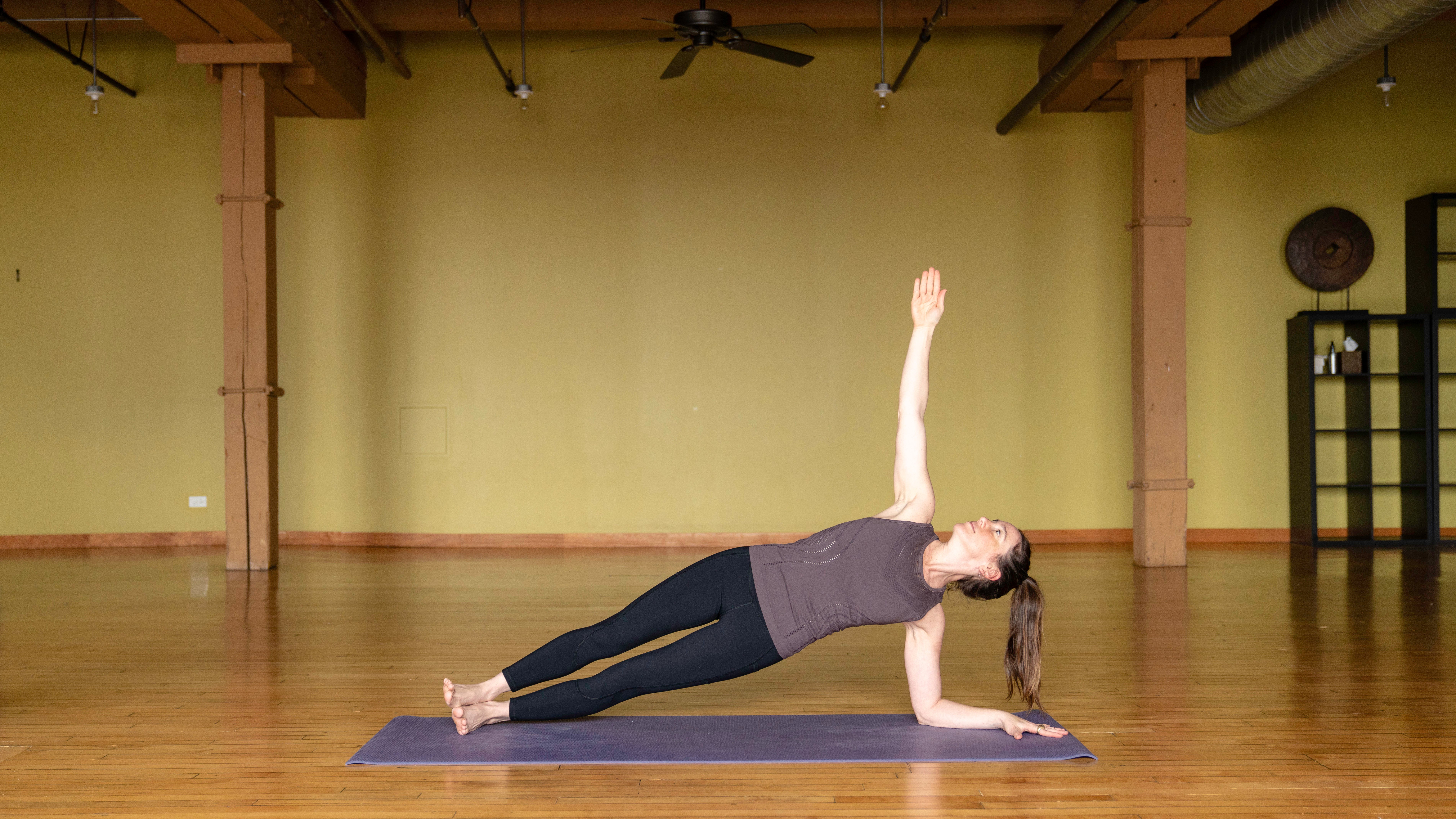 Yoga Plank Pose | Illustrations, Beginners Yoga Tips, Benefits, Cautions