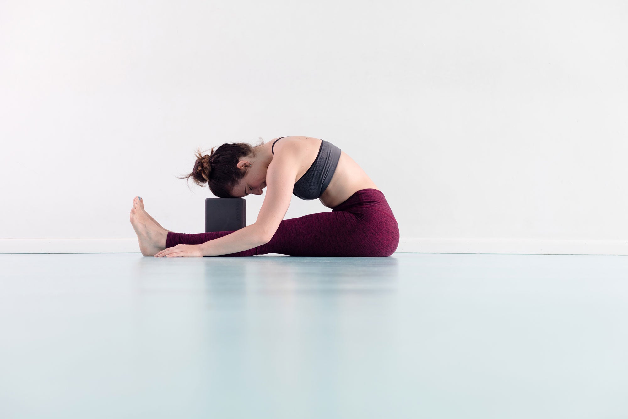 How To Do Padmasana Yoga & Its Benefits