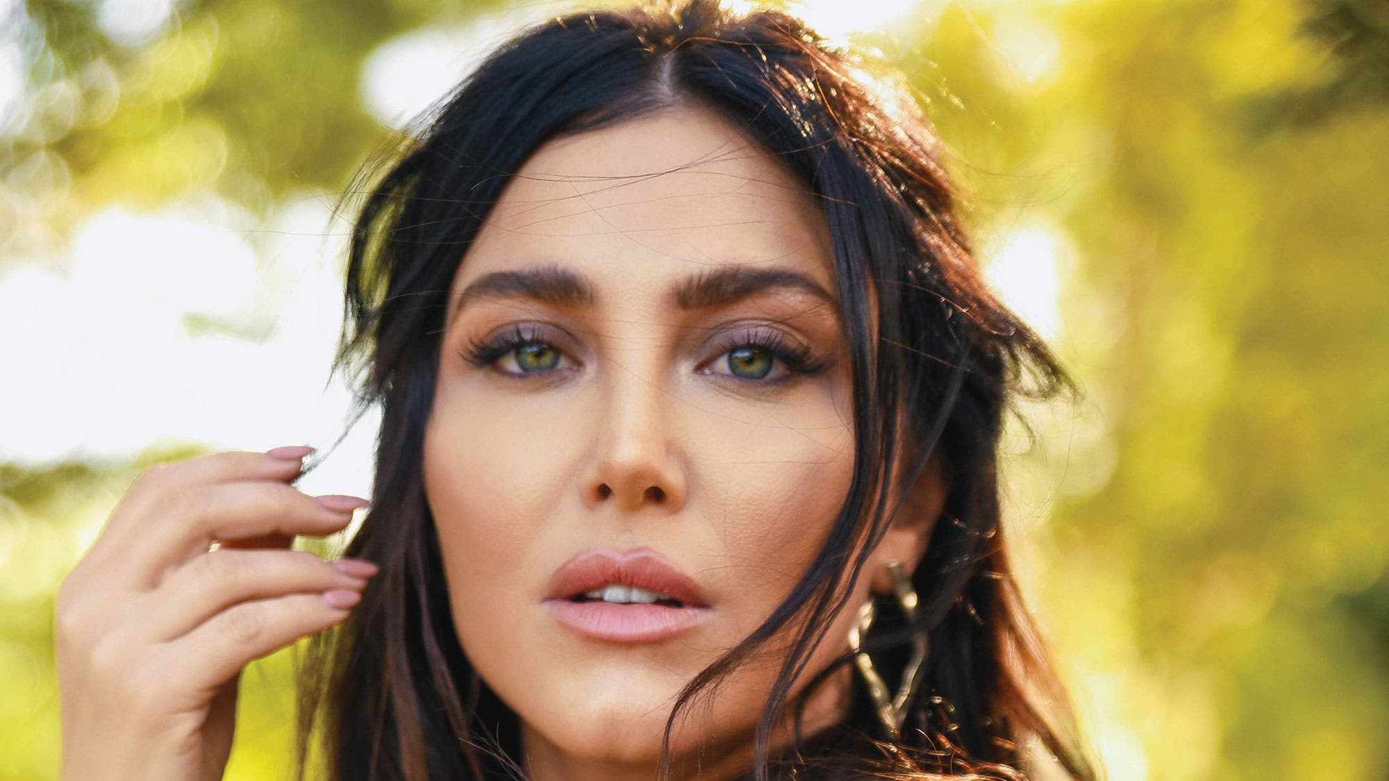 Actress and Yogi Cassie Scerbo's Favorite Things, image size:2000x1125