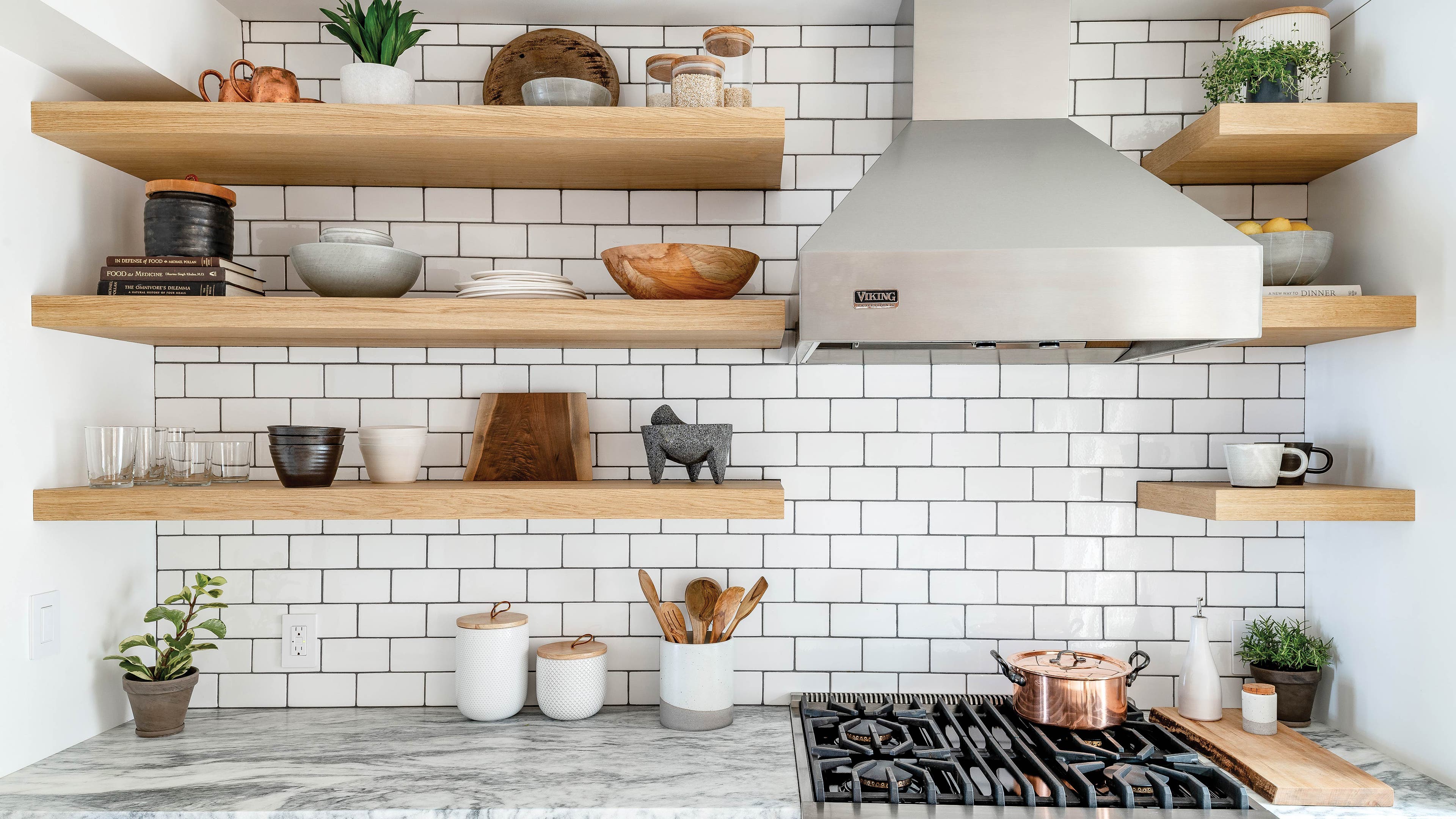 Vastu-316-MickFollari-OrganizedKitchen_bjk None