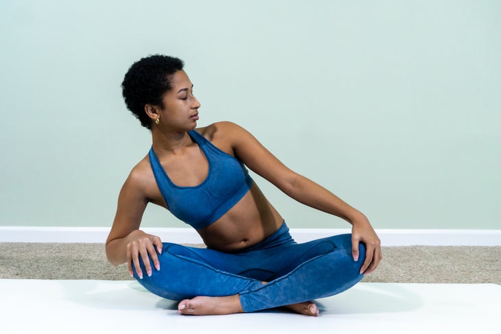 Yoga to feel invincible: the Woman's Set - Yogigems