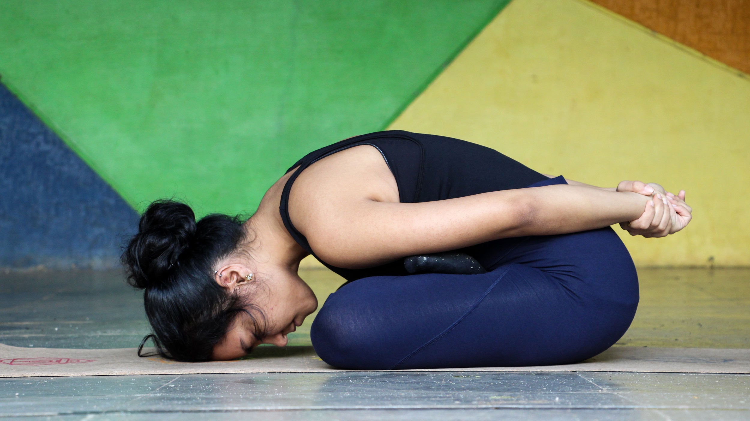 The Yoga Sequence You Need to Do For Glowing Skin and Flatter Stomach -  Cosmopolitan India