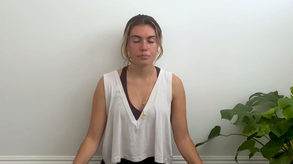 A Midday Meditation to Reset Your Day - Yoga Journal