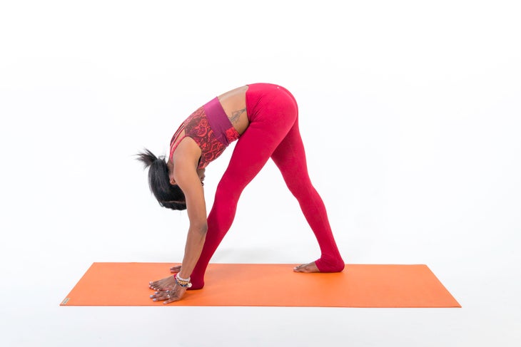Yoga for Skiing: 6 Stretches You Need Before Your First Run