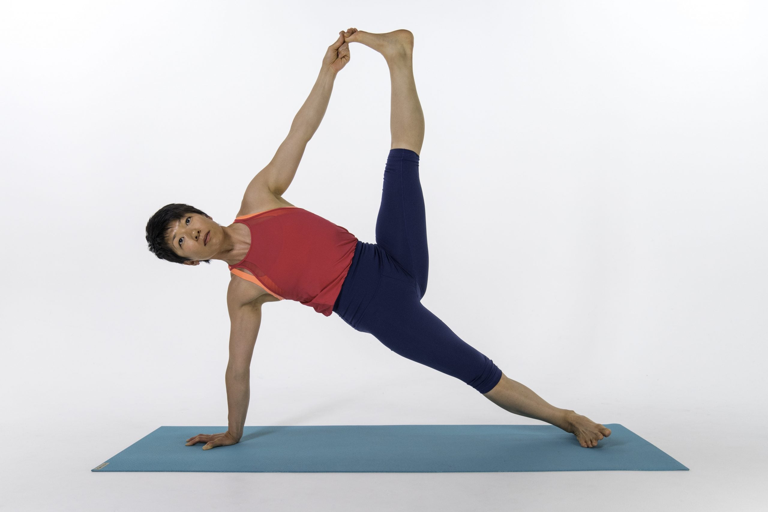 Side Plank Variation Vasisthasana at LA Yoga 2016 Fashion Shoot - LA Yoga  Magazine - Ayurveda & Health