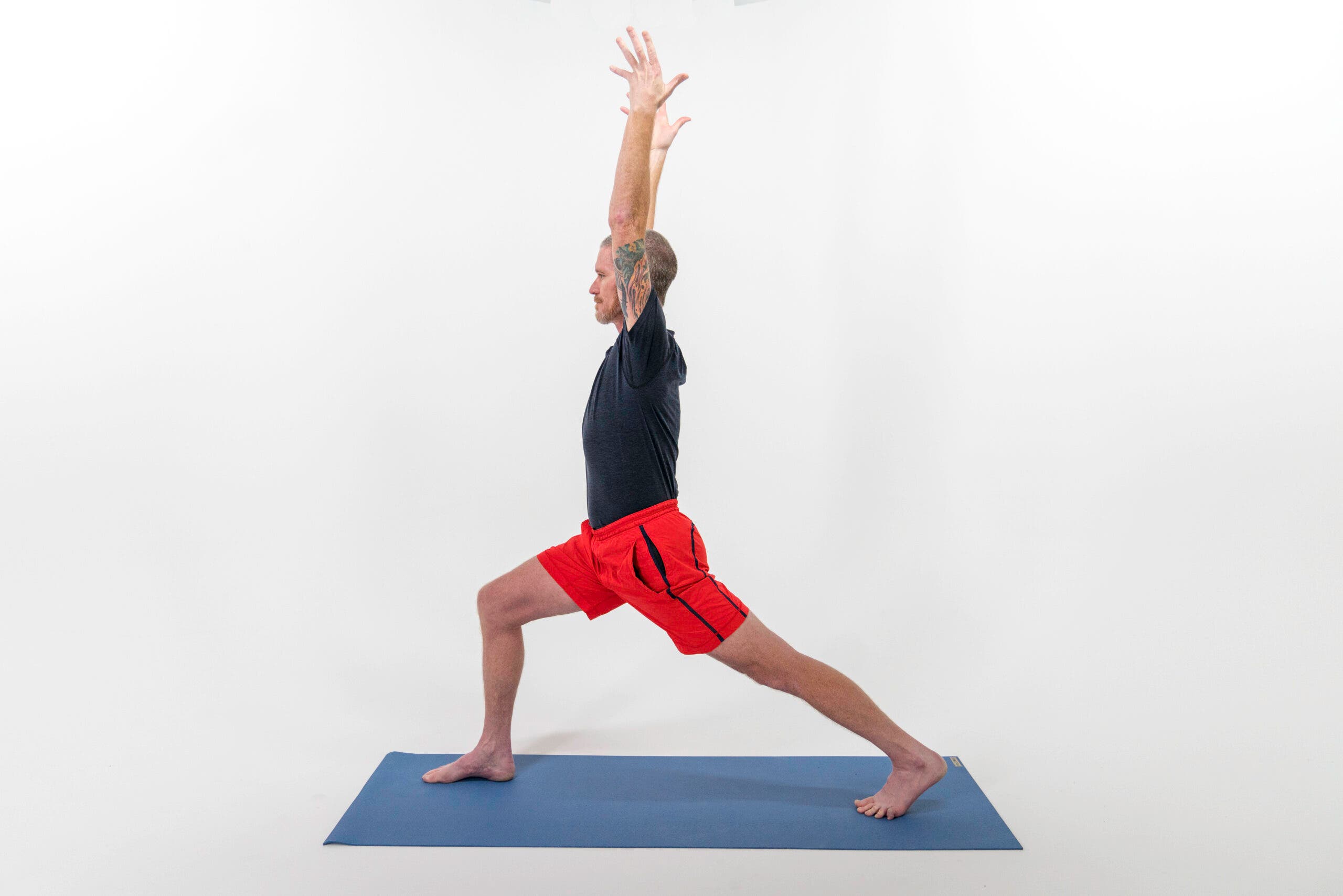 Man demonstrates a High Lunge