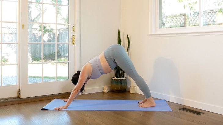 A 15-Minute Yoga Flow That's Perfect for Impossibly Busy Days