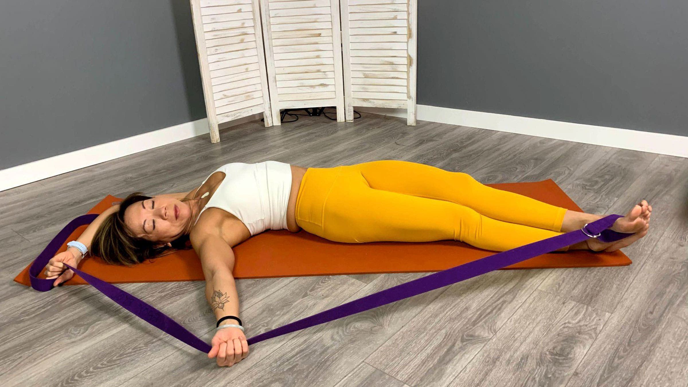 Lisa Jang practices Bananasana