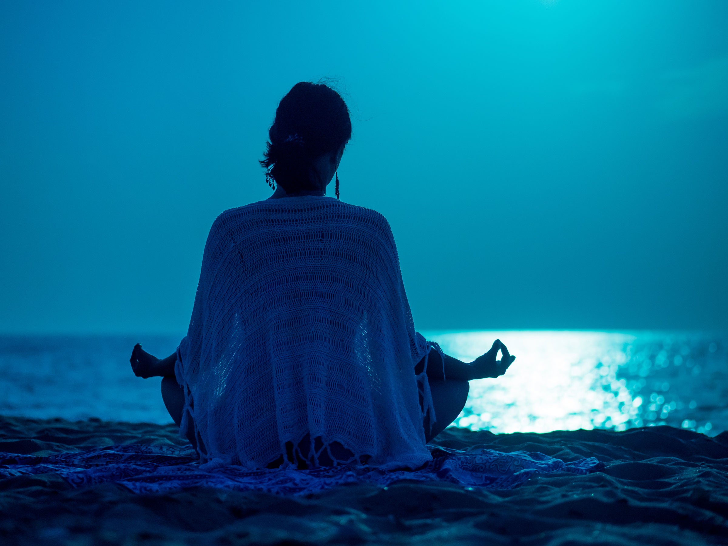 Full Moon Yoga: Open Your Heart to the Leo Full Moon - Yoga Journal