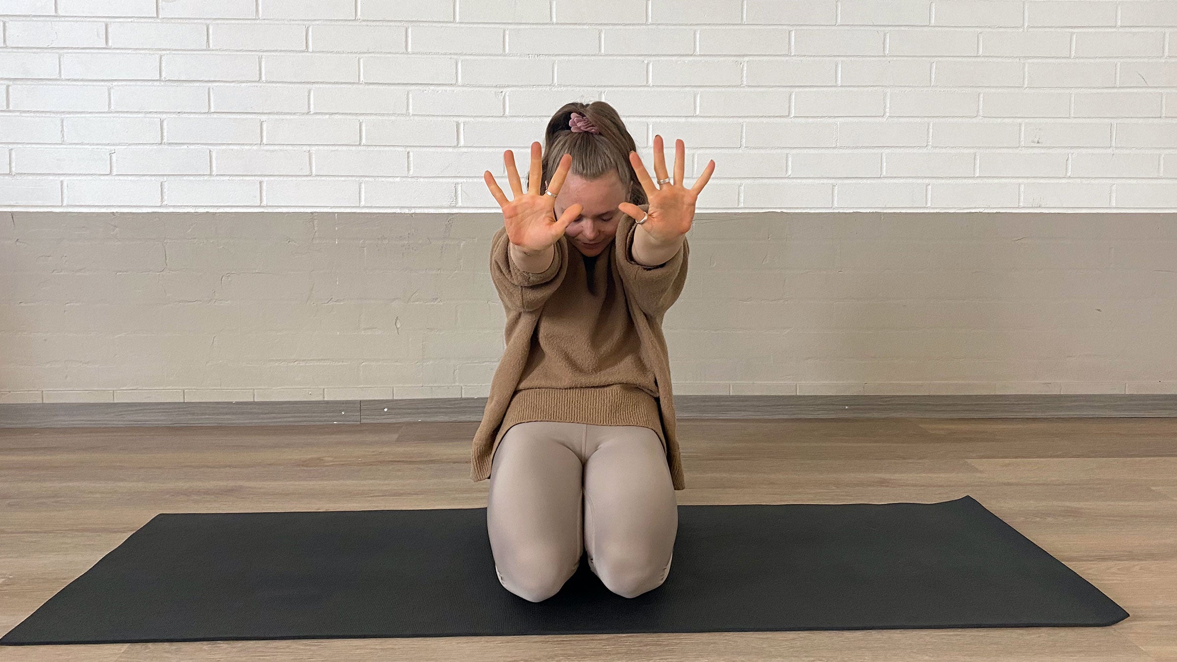 How to do Half Saddle Pose (Quadricep & Hip Flexor Stretch) | Yin Yoga -  YouTube