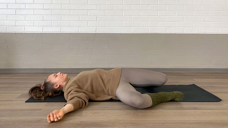 What's the Best Way to Transition Between Yin Yoga Poses?