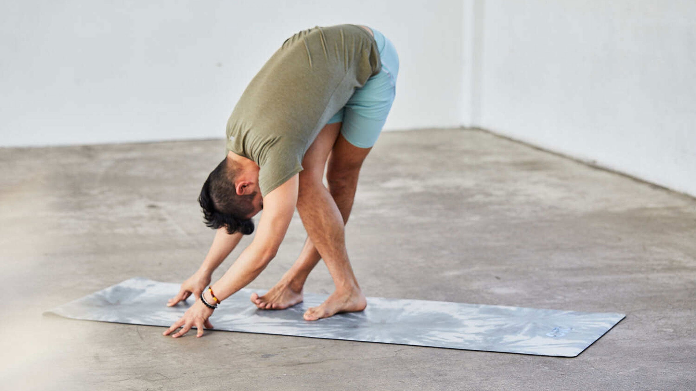 How To Prevent Knee Pain In Yoga For Sensitive Knees  Arhanta Blog