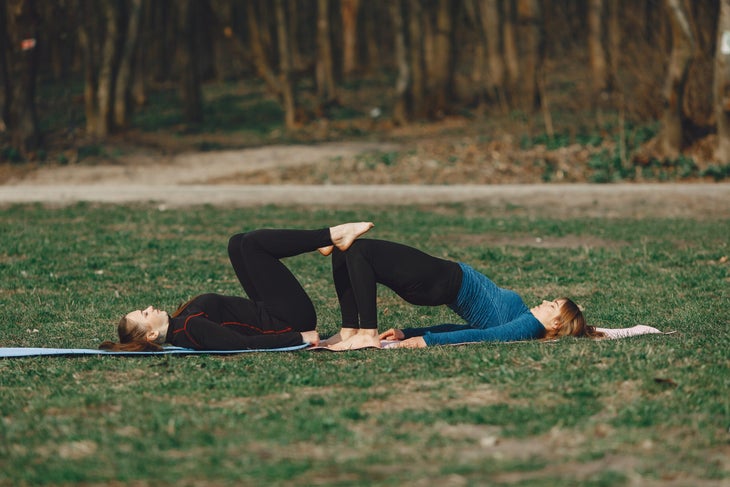 61 Amazing Couples Yoga Poses That Will Motivate You Today! -  TrimmedandToned