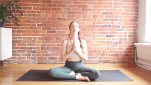 10-Minute Evening Yoga Practice for a Full Body Stretch