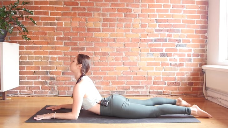 10-Minute Evening Yoga Practice for a Full Body Stretch