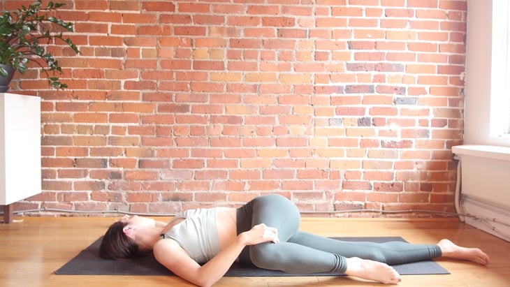 Evening Yoga by Christina V. - Exercise How-to - Skimble