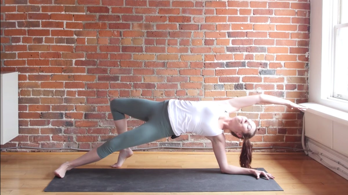 A 30-Minute Vinyasa Yoga Practice for a Full-Body Flow