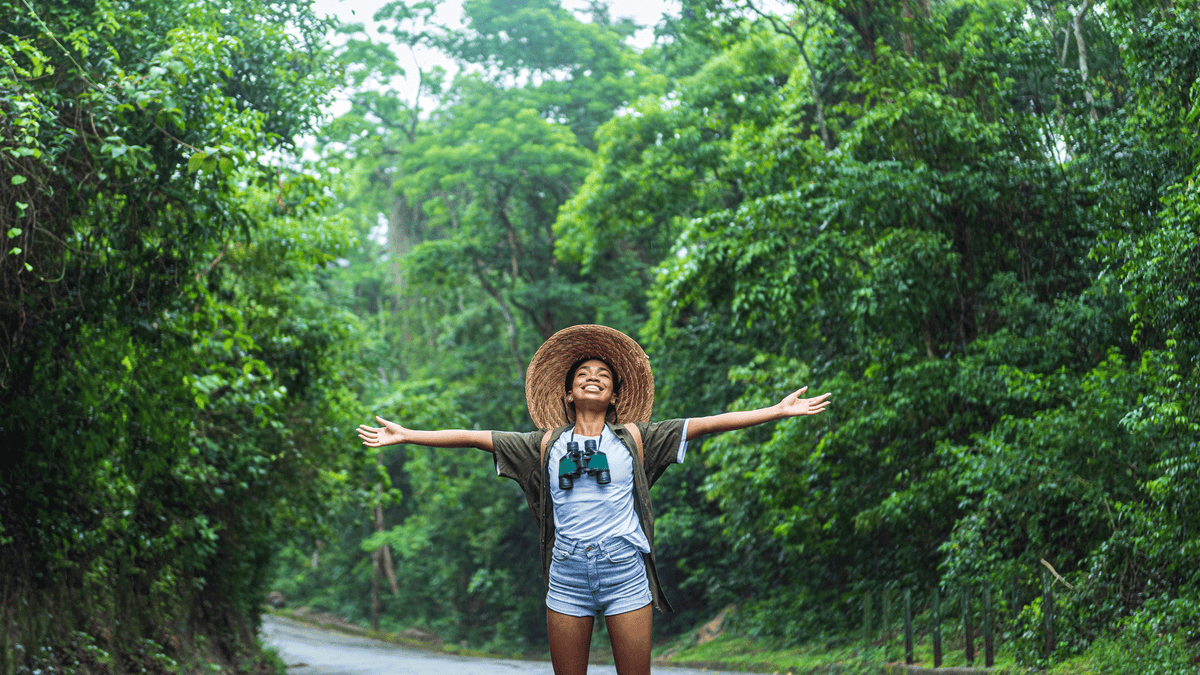 A Guided Walking Meditation to Help You Truly Connect (To Nature and Yourself)