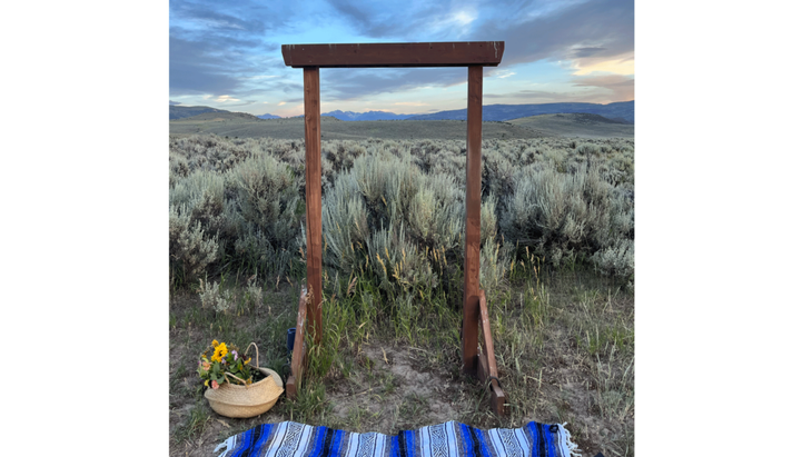 Image of a yoga mat in Vail Valley where the author practiced yoga outdoors.