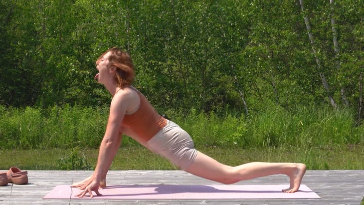 Yoga pour vous aider à ressentir la valeur de Lion