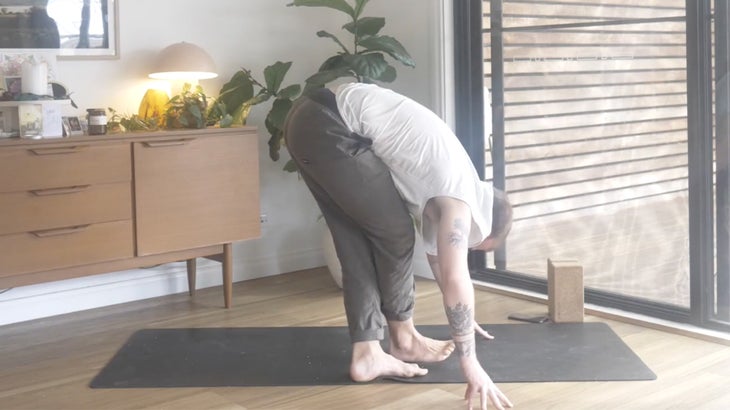 lower back strengthening yoga poses from a man on a mat