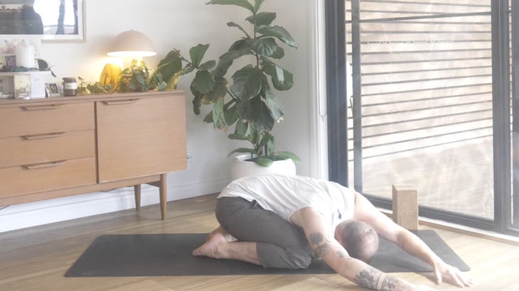 lower back strengthening yoga poses from a man on a mat