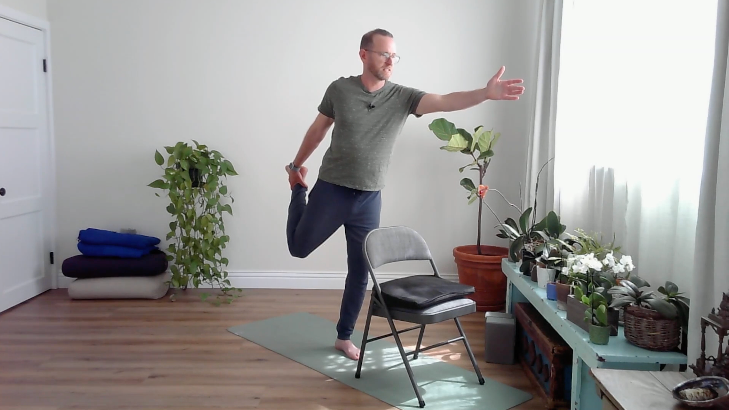 chair yoga king dancer pose