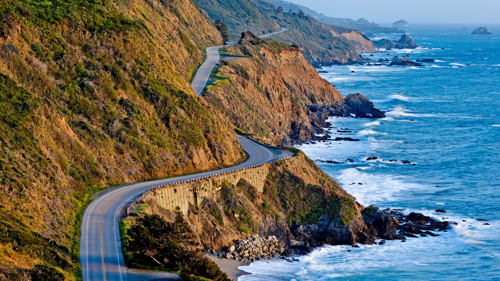 Image of the Pacific Coast Highway along Northern California