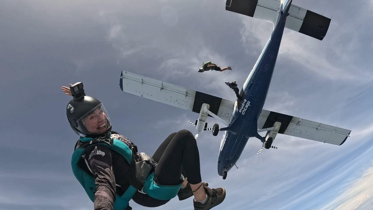 Facing Fear at 10,000 Feet: A Skydiver’s Approach to Staying Grounded Through Yoga