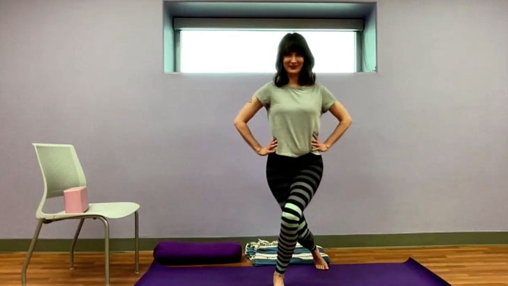 Curtsy lunge